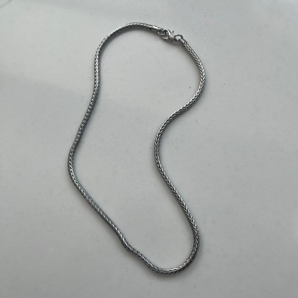 Silver color chevron chain necklace - Picture 5 of 5